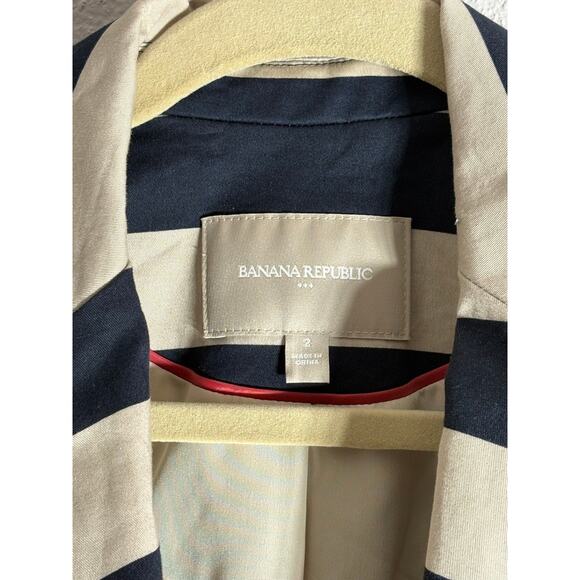 Banana Republic Striped Blazer – Navy & Cream – Size 2 ✨ - Picture 2 of 4